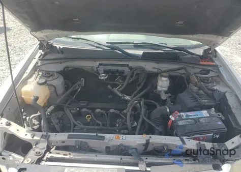 2011 Ford Escape Xls из США, поврежденный, VIN 1FMCU0C75BKB57794